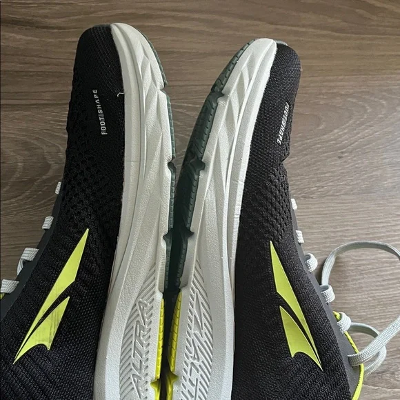 Altra Torin 4.5 (Plush) size 11 - Picture 13 of 13